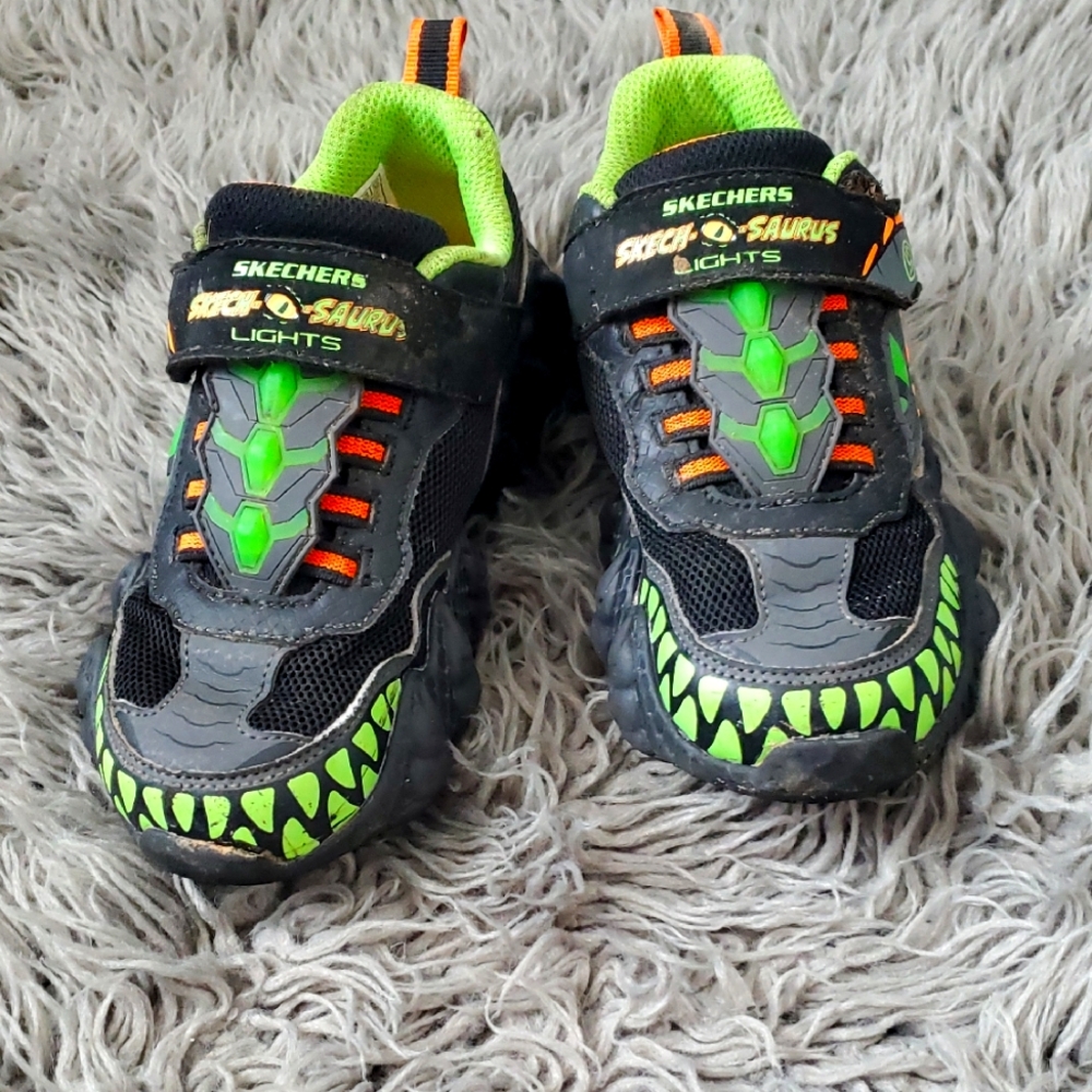 Skechers Kids' Black and Green Light-Up Shoes